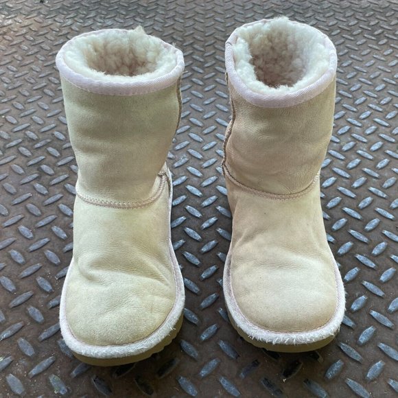 UGG Girl Boot Little Kid & Big Kid Koola Short Boots Size 4US 34EU - Picture 6 of 11